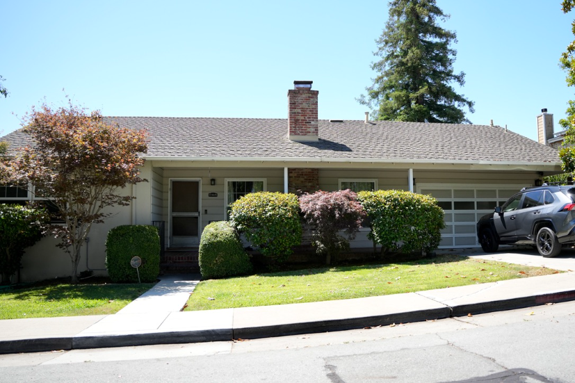 Neighborhood Neighborhood-40