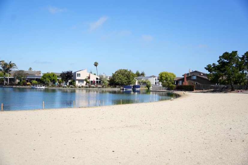 Neighborhood Neighborhood-40